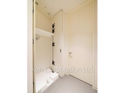 Washing Machine Space ※Photo of the same layout on 13 floor. Decoration and fixture may differ.