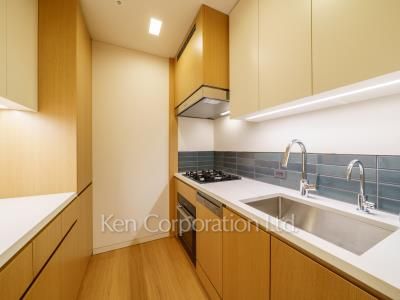 Kitchen ※Photo of the same layout on 13 floor. Decoration and fixture may differ.