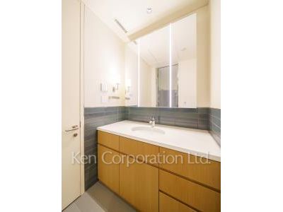 Powder Room ※Photo of the same layout on 13 floor. Decoration and fixture may differ.