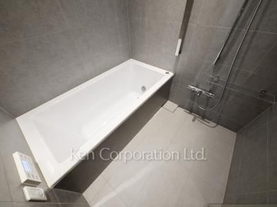 Bath ※Photo of the same layout on 13 floor. Decoration and fixture may differ.