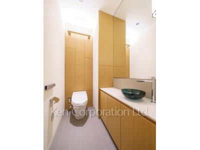 Lavatory ※Photo of the same layout on 13 floor. Decoration and fixture may differ.