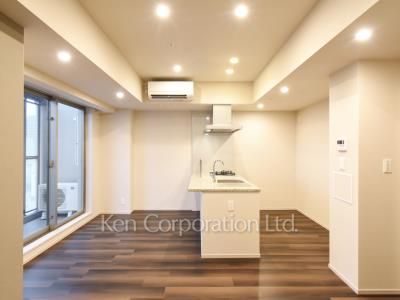 Living-Dining ※Photo of the same layout on 15 floor. Decoration and fixture may differ.