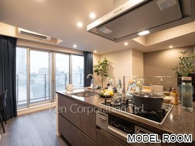 Kitchen ※Staged Unit ※Photo of the same layout on 14 floor. Decoration and fixture may differ.