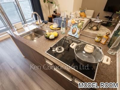 Kitchen ※Staged Unit ※Photo of the same layout on 14 floor. Decoration and fixture may differ.