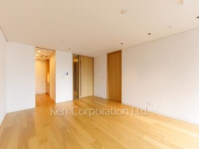 Living-Dining ※Photo of the same layout on 16 floor. Decoration and fixture may differ.