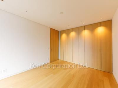 Bedroom ※Photo of the same layout on 16 floor. Decoration and fixture may differ.