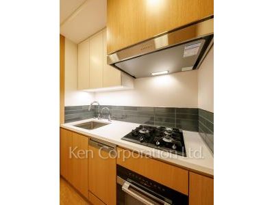Kitchen ※Photo of the same layout on 16 floor. Decoration and fixture may differ.
