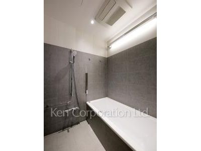 Bath ※Photo of the same layout on 16 floor. Decoration and fixture may differ.