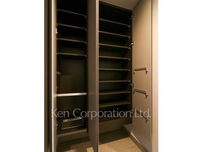 Shoes Closet