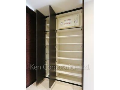 Shoes Closet