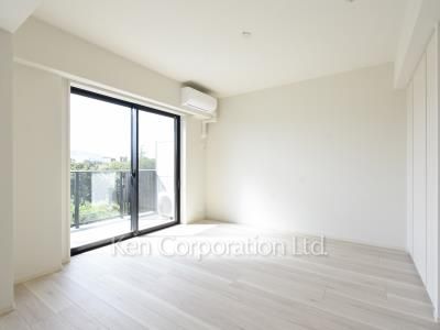Bedroom ※Photo of the same layout on 5 floor. Decoration and fixture may differ.