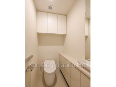 Lavatory ※Photo of the same layout on 5 floor. Decoration and fixture may differ.