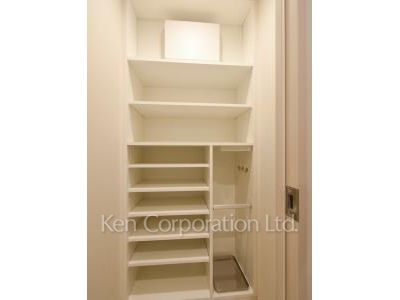 Shoes Closet