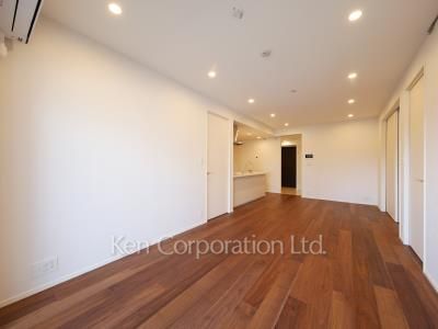 Living-Dining ※Photo of the same layout on 5 floor. Decoration and fixture may differ.