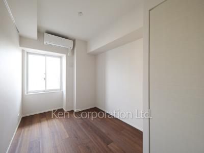 Bedroom ※Photo of the same layout on 5 floor. Decoration and fixture may differ.