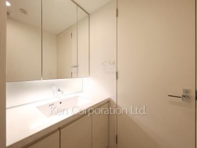 Powder Room ※Photo of the same layout on 5 floor. Decoration and fixture may differ.