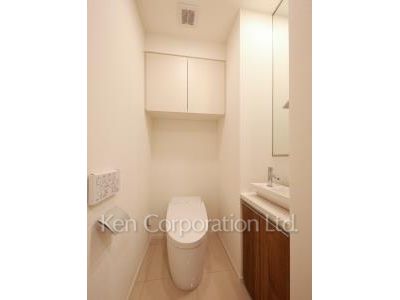Lavatory ※Photo of the same layout on 5 floor. Decoration and fixture may differ.