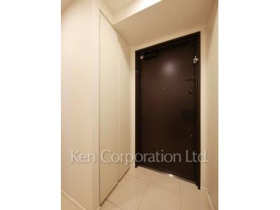 Entrance ※Photo of the same layout on 5 floor. Decoration and fixture may differ.