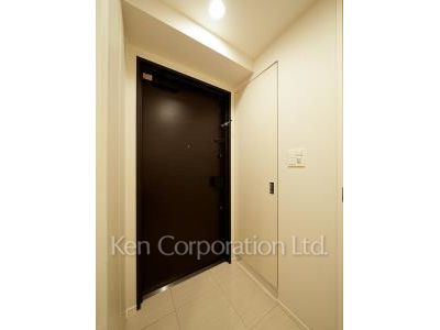 Entrance ※Photo of the same layout on 5 floor. Decoration and fixture may differ.