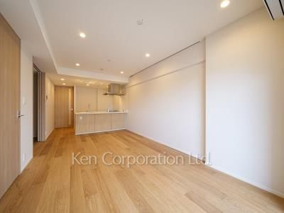 Living-Dining ※Photo of the same layout on 5 floor. Decoration and fixture may differ.
