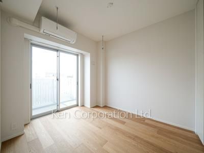 Bedroom ※Photo of the same layout on 5 floor. Decoration and fixture may differ.