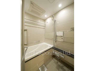 Bath ※Photo of the same layout on 5 floor. Decoration and fixture may differ.