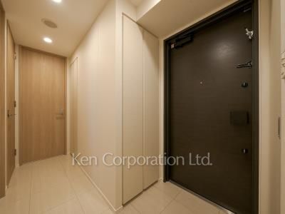 Entrance ※Photo of the same layout on 4 floor. Decoration and fixture may differ.