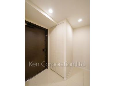Entrance ※Photo of the same layout on 6 floor. Decoration and fixture may differ.