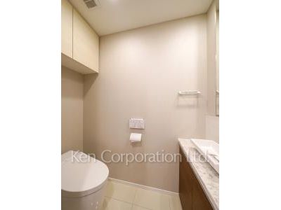 Lavatory ※Photo of the same layout on 6 floor. Decoration and fixture may differ.