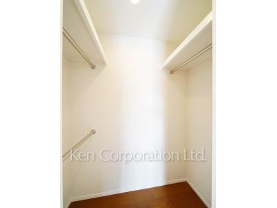 Walk-In Closet ※Photo of the same layout on 6 floor. Decoration and fixture may differ.