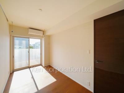 Bedroom ※Photo of the same layout on 6 floor. Decoration and fixture may differ.