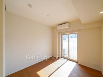 Bedroom ※Photo of the same layout on 6 floor. Decoration and fixture may differ.