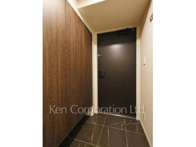 Entrance ※Photo of the same layout on 15 floor. Decoration and fixture may differ.