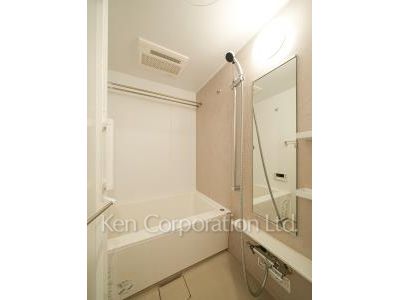 Bath ※Photo of the same layout on 5 floor. Decoration and fixture may differ.
