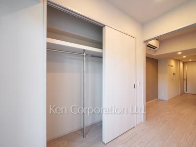 Walk-In Closet ※Photo of the same layout on 6 floor. Decoration and fixture may differ.