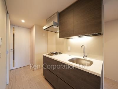 Kitchen ※Photo of the same layout on 6 floor. Decoration and fixture may differ.