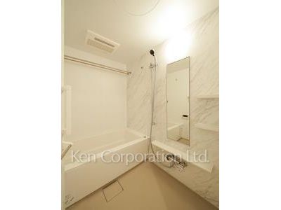 Bath ※Photo of the same layout on 6 floor. Decoration and fixture may differ.