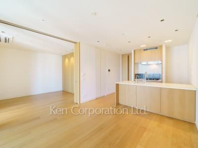 Living-Dining ※Photo of the same layout on 22 floor. Decoration and fixture may differ.