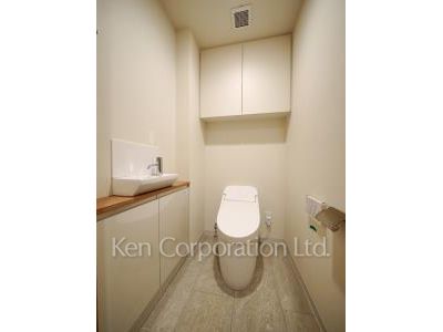 Lavatory ※Photo of the same layout on 19 floor. Decoration and fixture may differ.