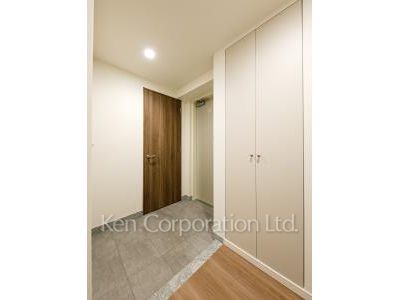 Entrance ※Photo of the same layout on 20 floor. Decoration and fixture may differ.