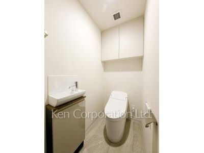 Lavatory ※Photo of the same layout on 20 floor. Decoration and fixture may differ.