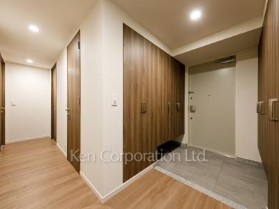 Entrance ※Photo of the same layout on 20 floor. Decoration and fixture may differ.