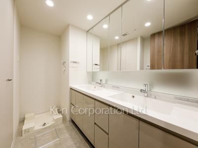 Powder Room ※Photo of the same layout on 20 floor. Decoration and fixture may differ.