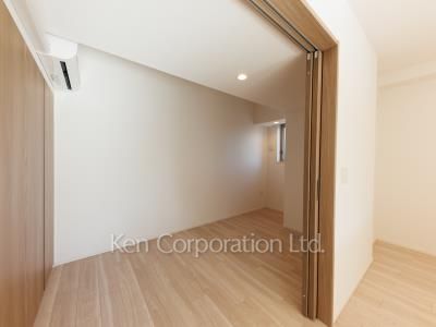 Bedroom ※Photo of the same layout on 9 floor. Decoration and fixture may differ.
