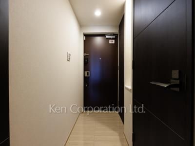 Entrance ※Photo of the same layout on 10 floor. Decoration and fixture may differ.