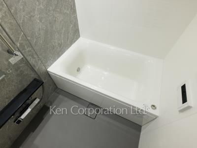 Bath ※Photo of the same layout on 10 floor. Decoration and fixture may differ.