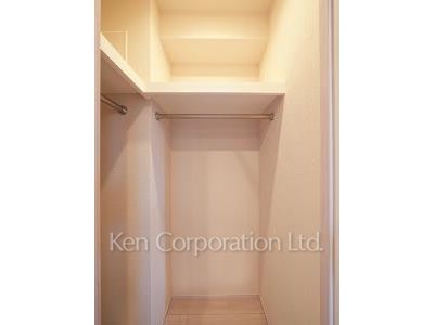 Walk-In Closet ※Photo of the same layout on 6 floor. Decoration and fixture may differ.