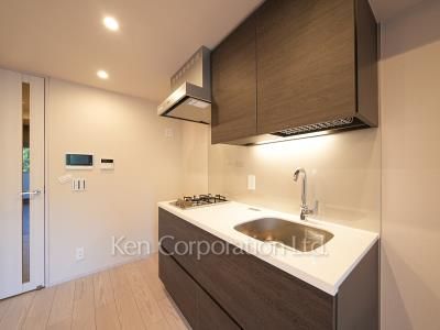 Kitchen ※Photo of the same layout on 6 floor. Decoration and fixture may differ.
