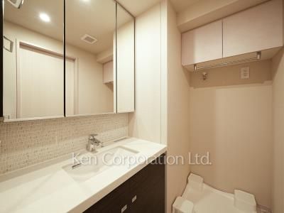 Powder Room ※Photo of the same layout on 6 floor. Decoration and fixture may differ.