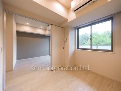 Bedroom ※Photo of the same layout on 6 floor. Decoration and fixture may differ.